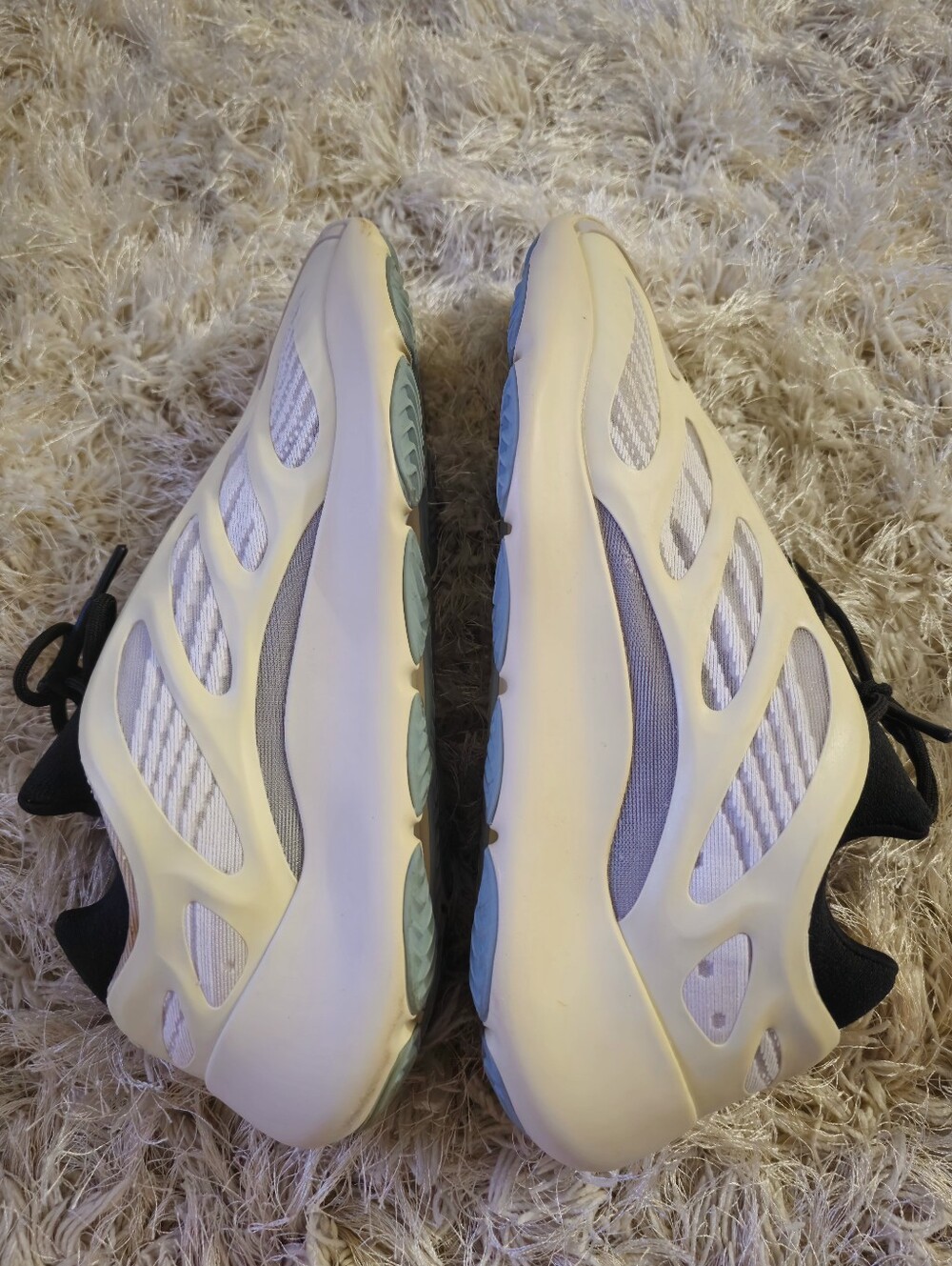 Adidas Yeezy 700 v3 Azael Mens Size 11.5 FW4980